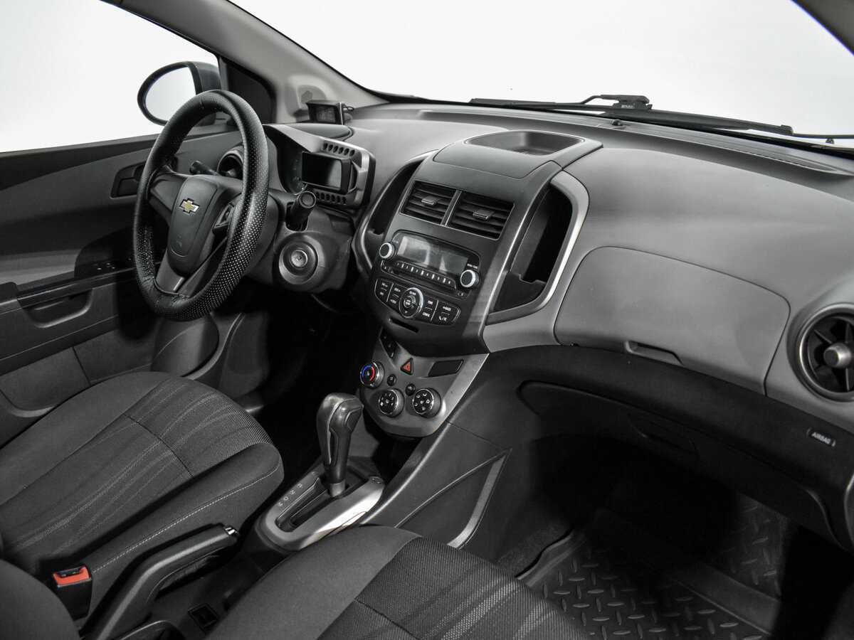 Б/У Шевроле Авео 2014 года. Фото: #13