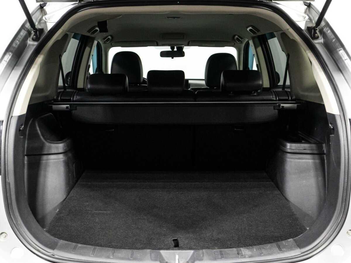 Б/У Митсубиши Оутлэндер 2016 года. Фото: #14