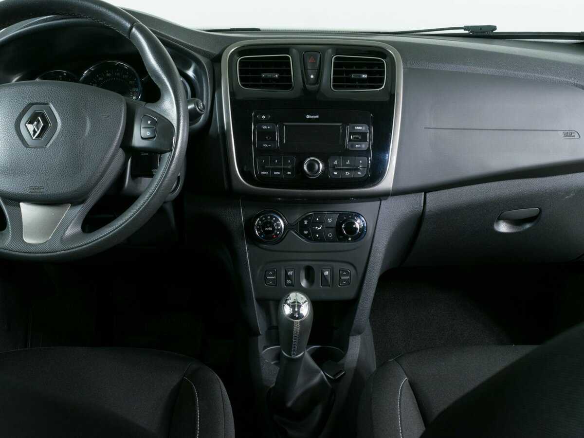 Б/У Рено Сандеро 2017 года. Фото: #8