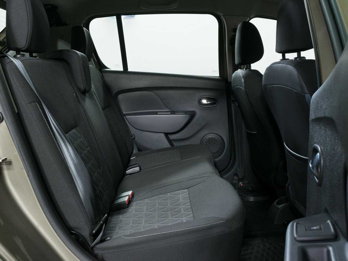 Б/У Рено Сандеро 2017 года. Фото: #9