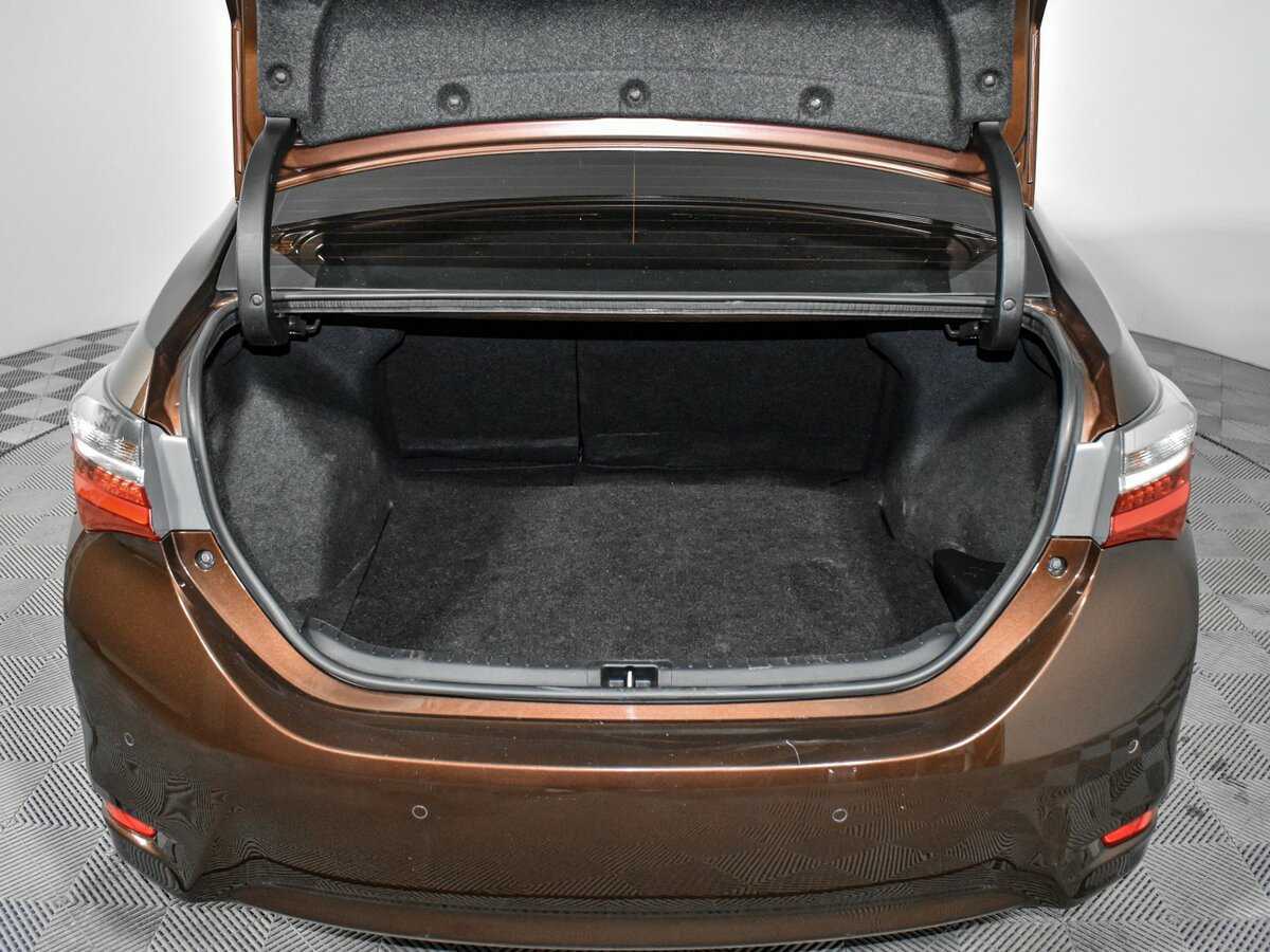 Б/У Тойота Королла 2016 года. Фото: #15