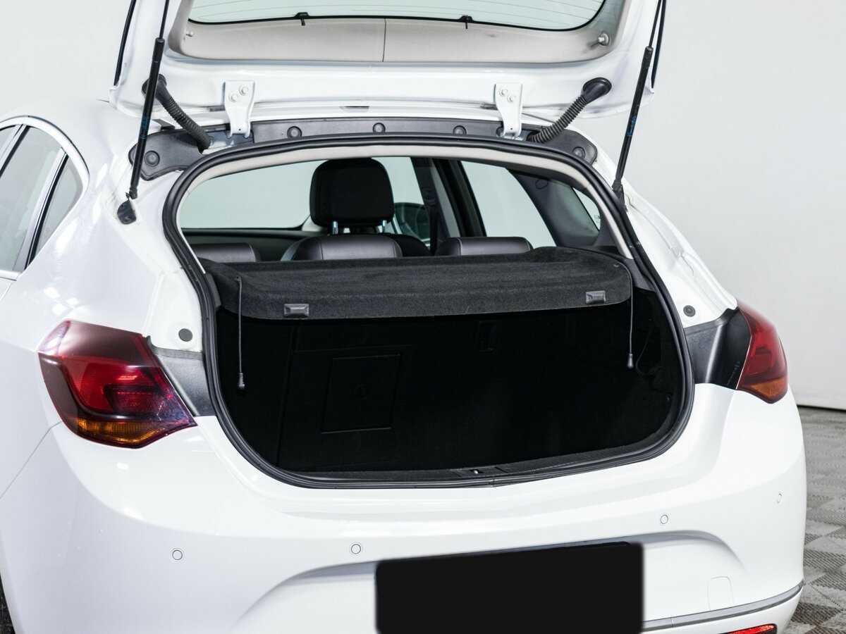 Б/У Опель Астра 2012 года. Фото: #6