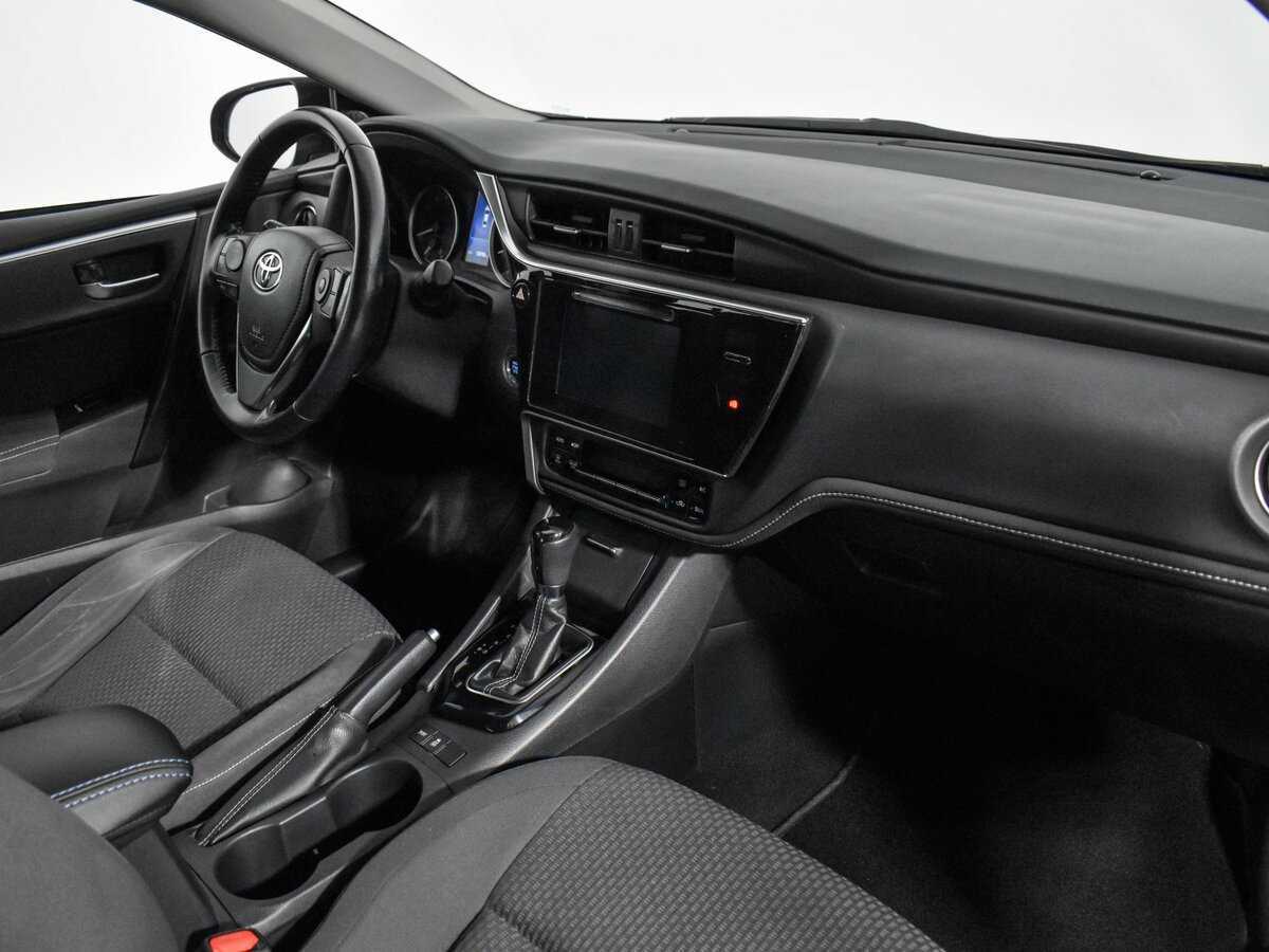 Б/У Тойота Королла 2016 года. Фото: #12