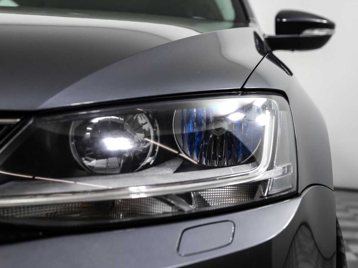 Б/У Фольксваген Джетта 2017 года. Фото: #14