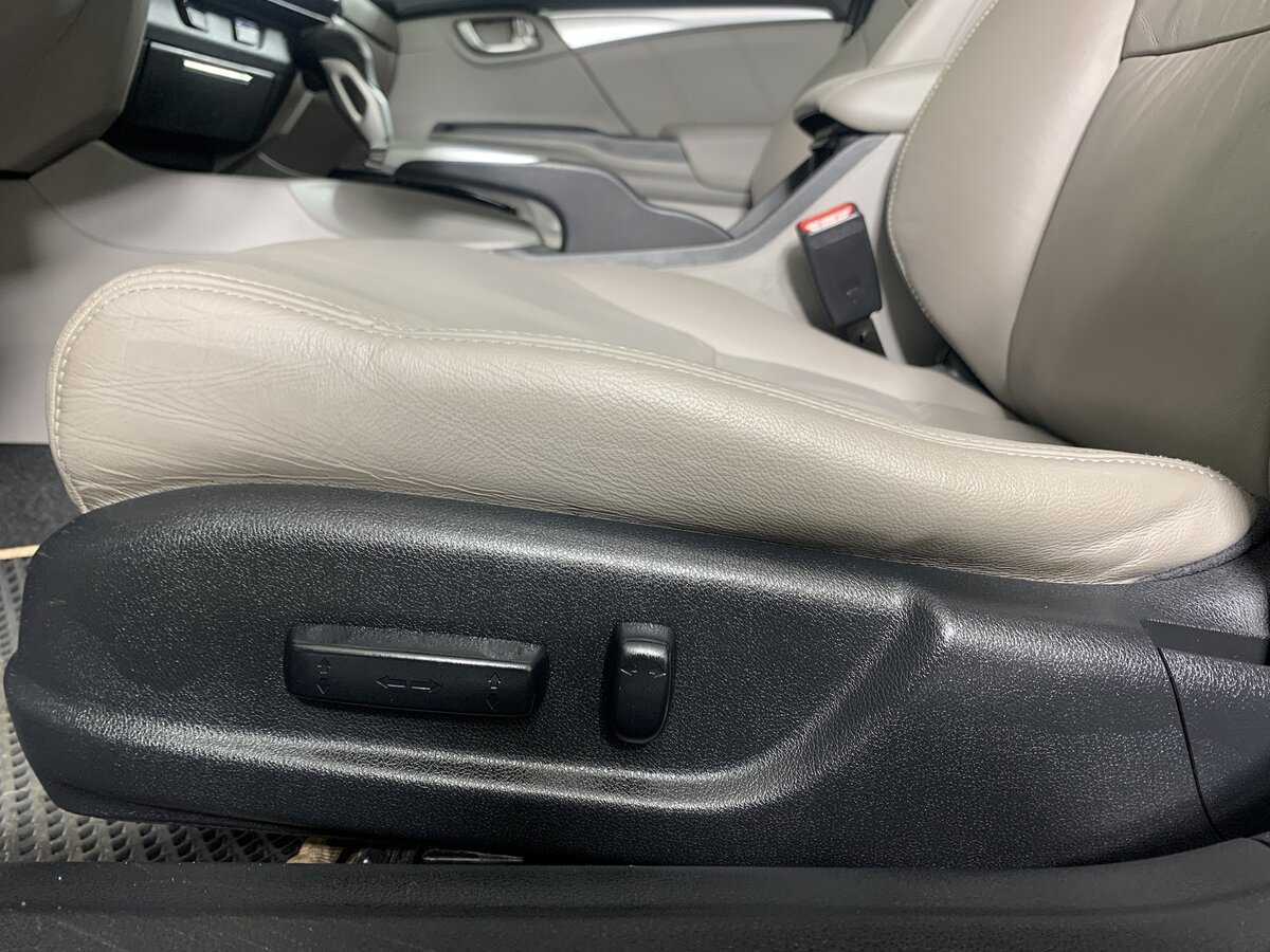 Б/У Хонда Цивик 2013 года. Фото: #16