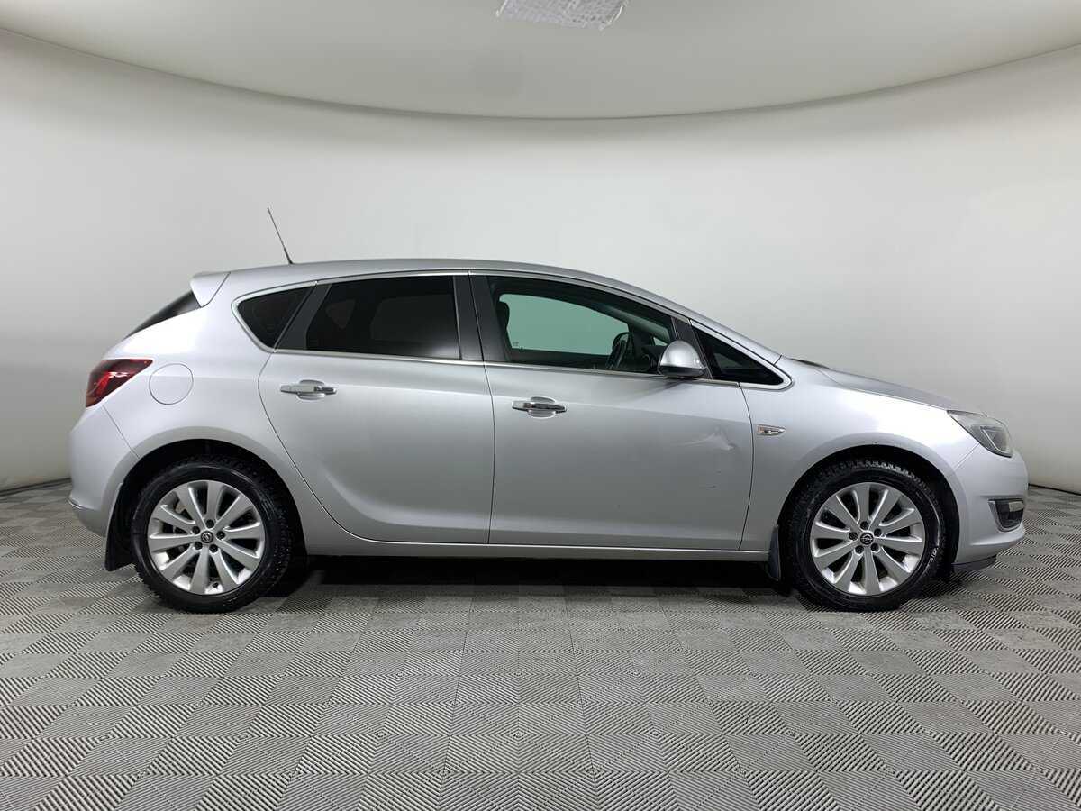 Б/У Опель Астра 2012 года. Фото: #3