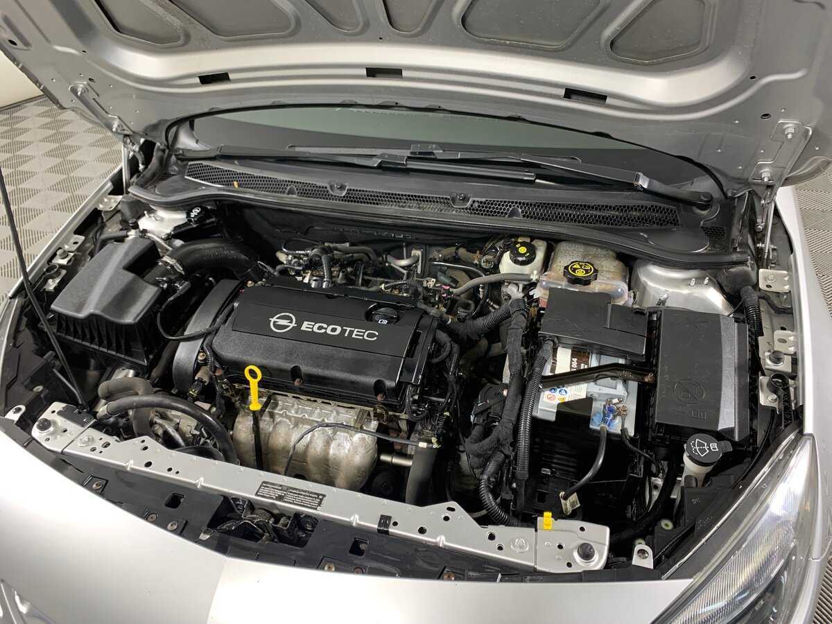 Б/У Опель Астра 2012 года. Фото: #10