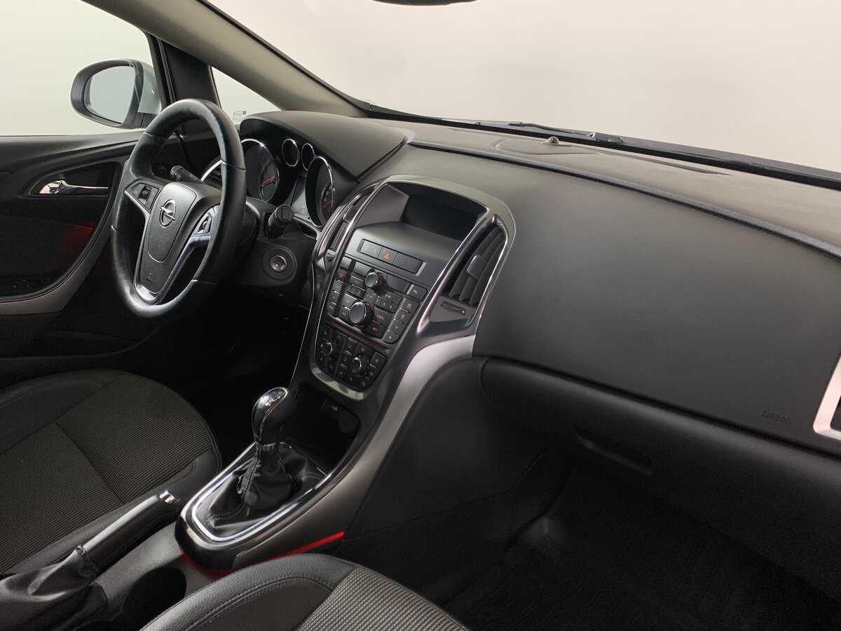 Б/У Опель Астра 2012 года. Фото: #13