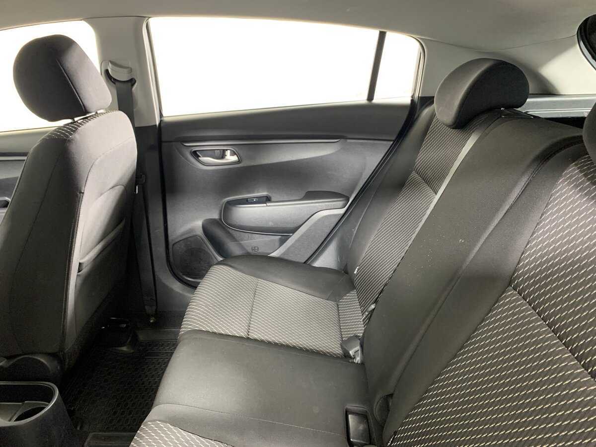 Б/У Киа Рио 2018 года. Фото: #18