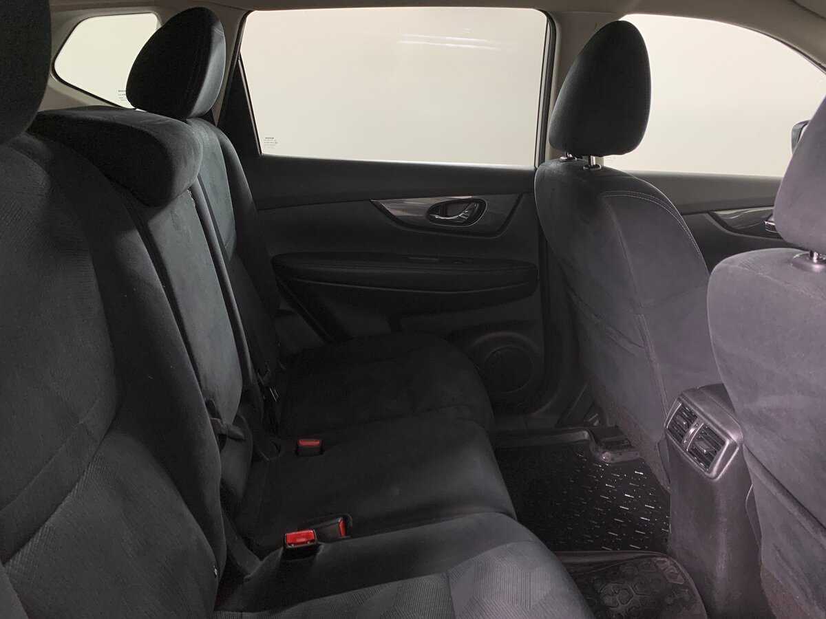 Б/У Ниссан Икс-Трейл 2016 года. Фото: #17