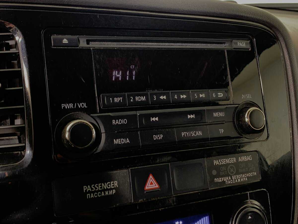 Б/У Митсубиши Оутлэндер 2017 года. Фото: #15