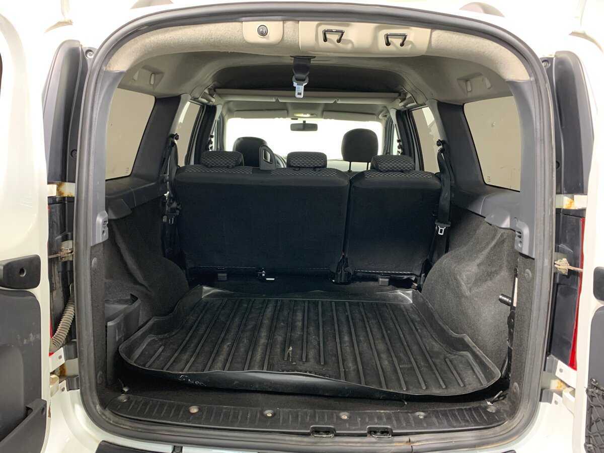 Б/У Лада (ВАЗ) Ларгус 2016 года. Фото: #18