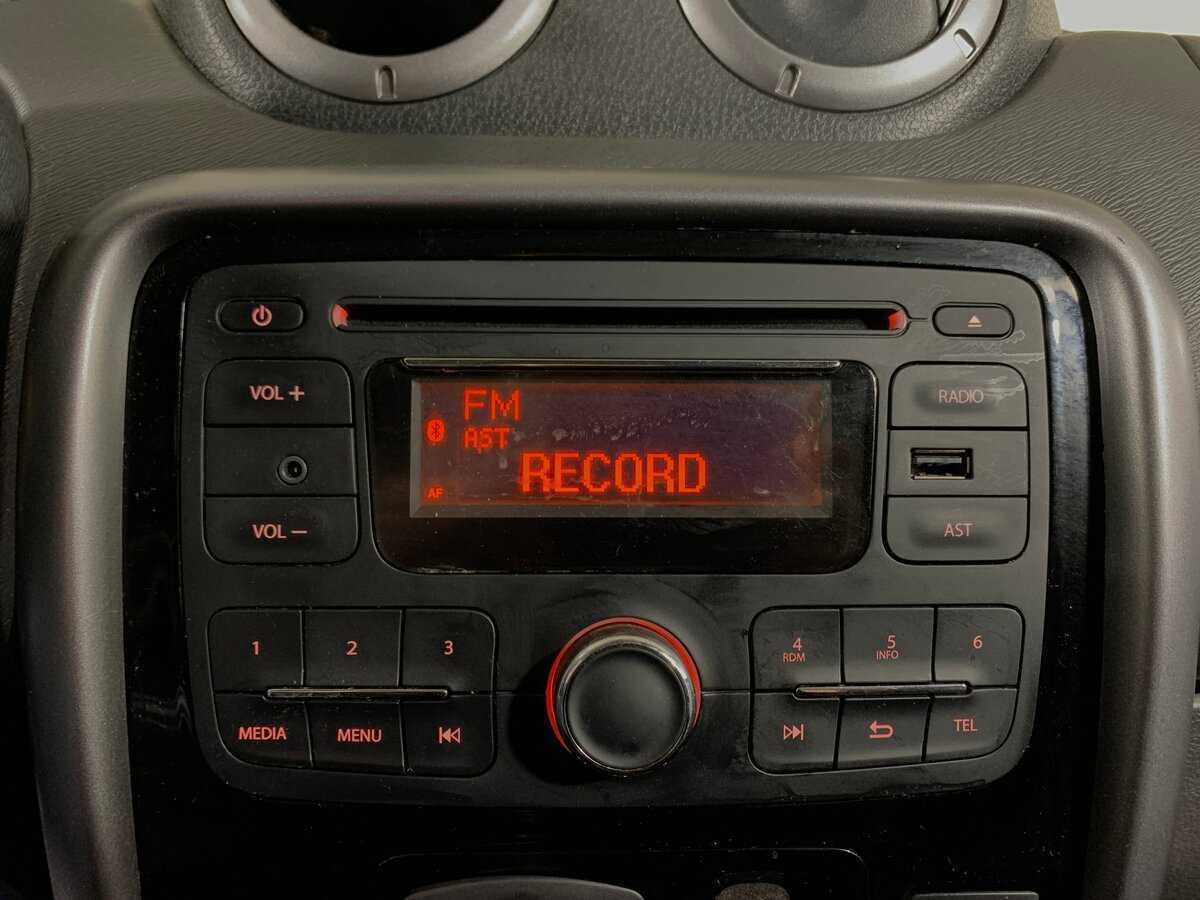 Б/У Рено Дастер 2012 года. Фото: #14