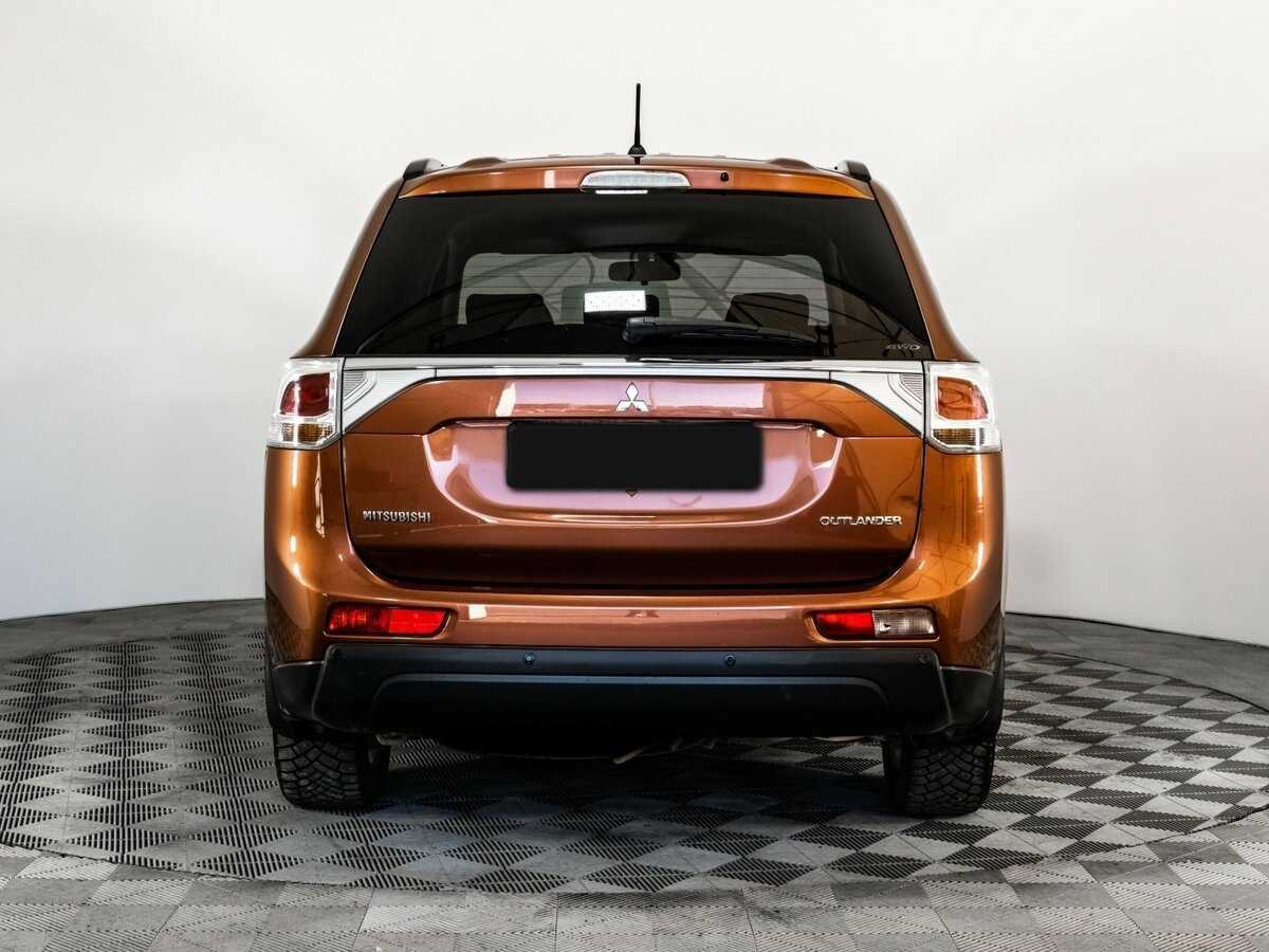 Б/У Митсубиши Оутлэндер 2012 года. Фото: #4