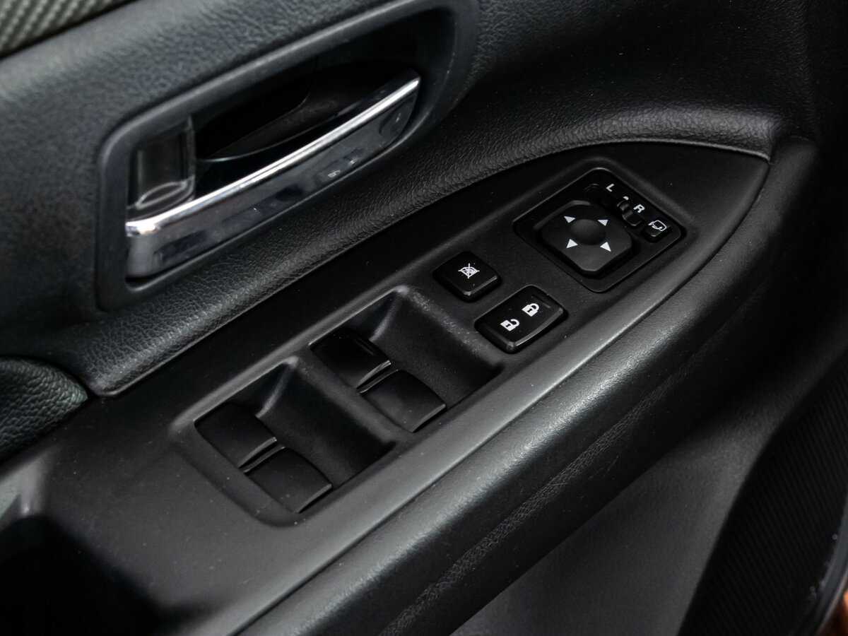 Б/У Митсубиши Оутлэндер 2012 года. Фото: #14