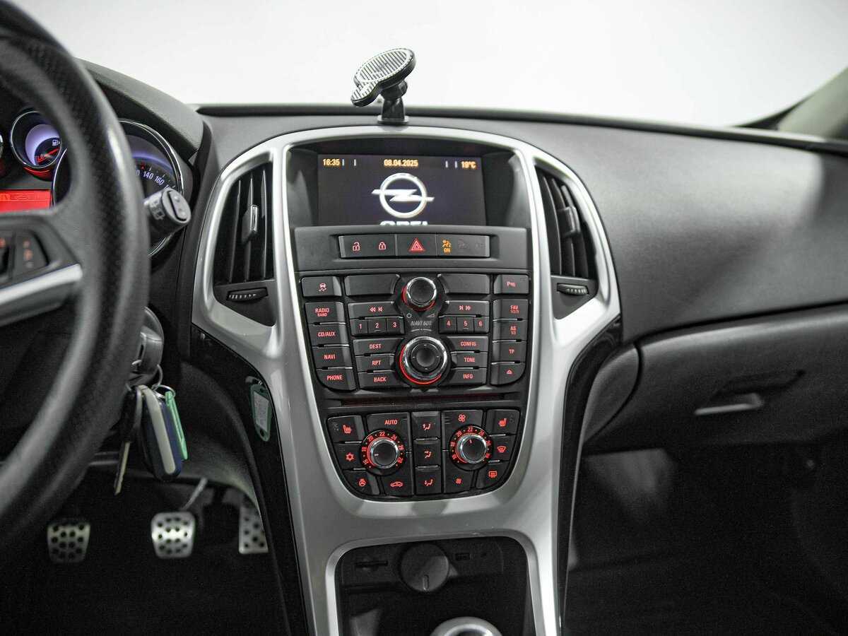 Б/У Опель Астра 2012 года. Фото: #8