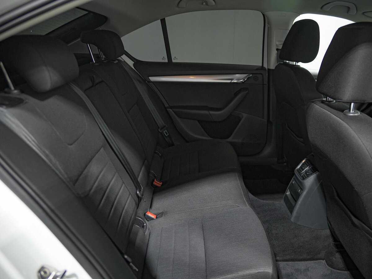 Б/У Шкода Октавия 2016 года. Фото: #12