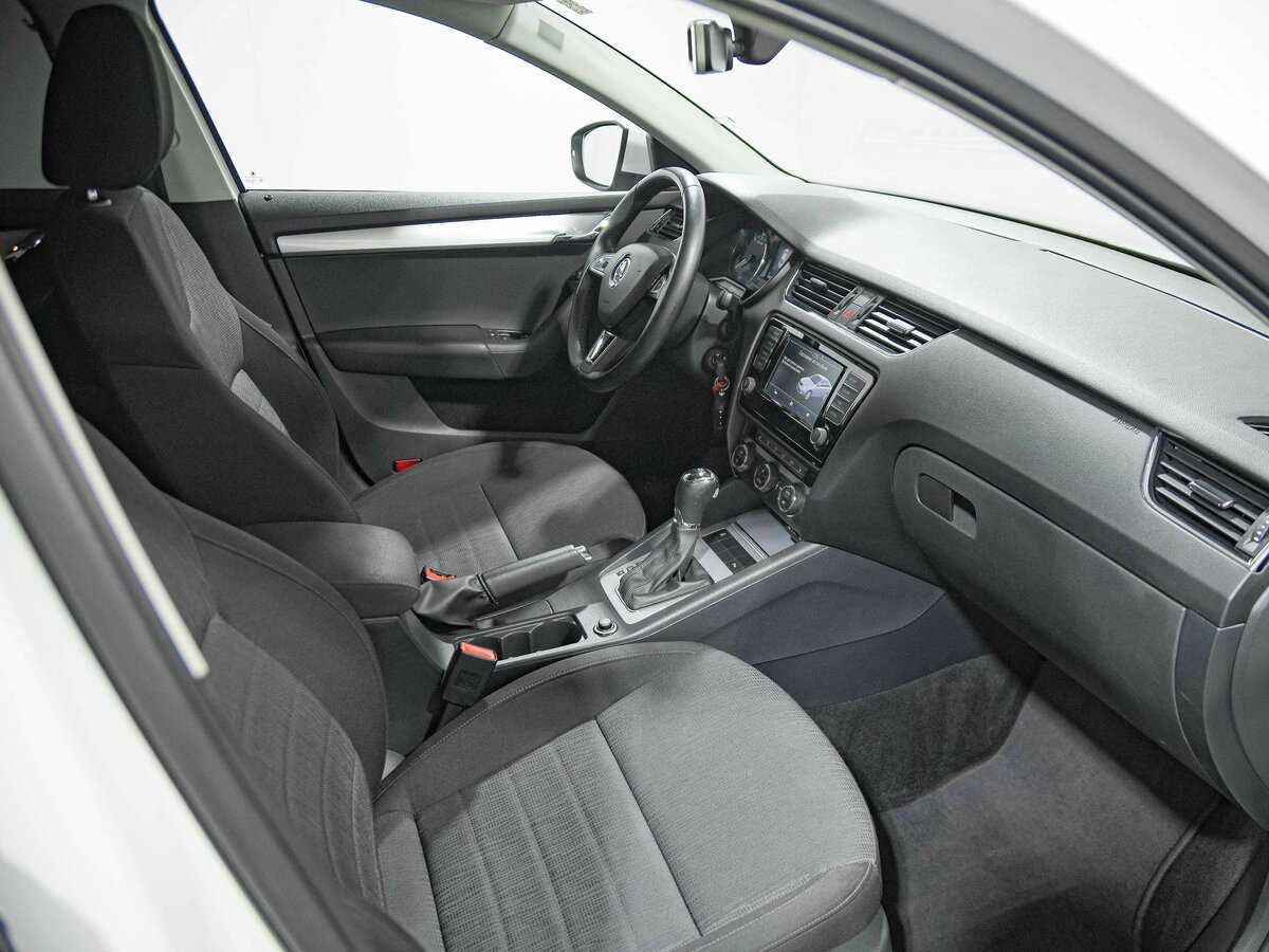 Б/У Шкода Октавия 2016 года. Фото: #14