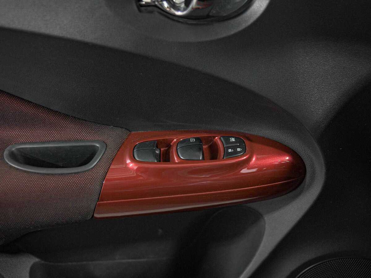 Б/У Ниссан Жук 2012 года. Фото: #11