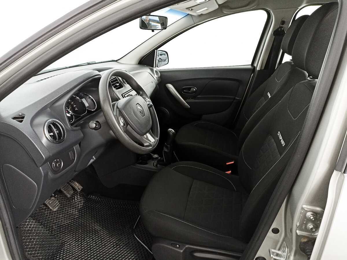 Б/У Рено Сандеро 2017 года. Фото: #13