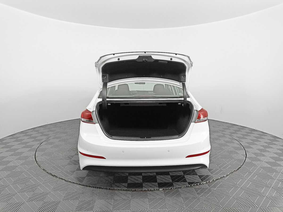 Б/У Хендай Елантра 2017 года. Фото: #9