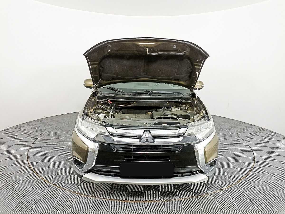 Б/У Митсубиши Оутлэндер 2018 года. Фото: #7