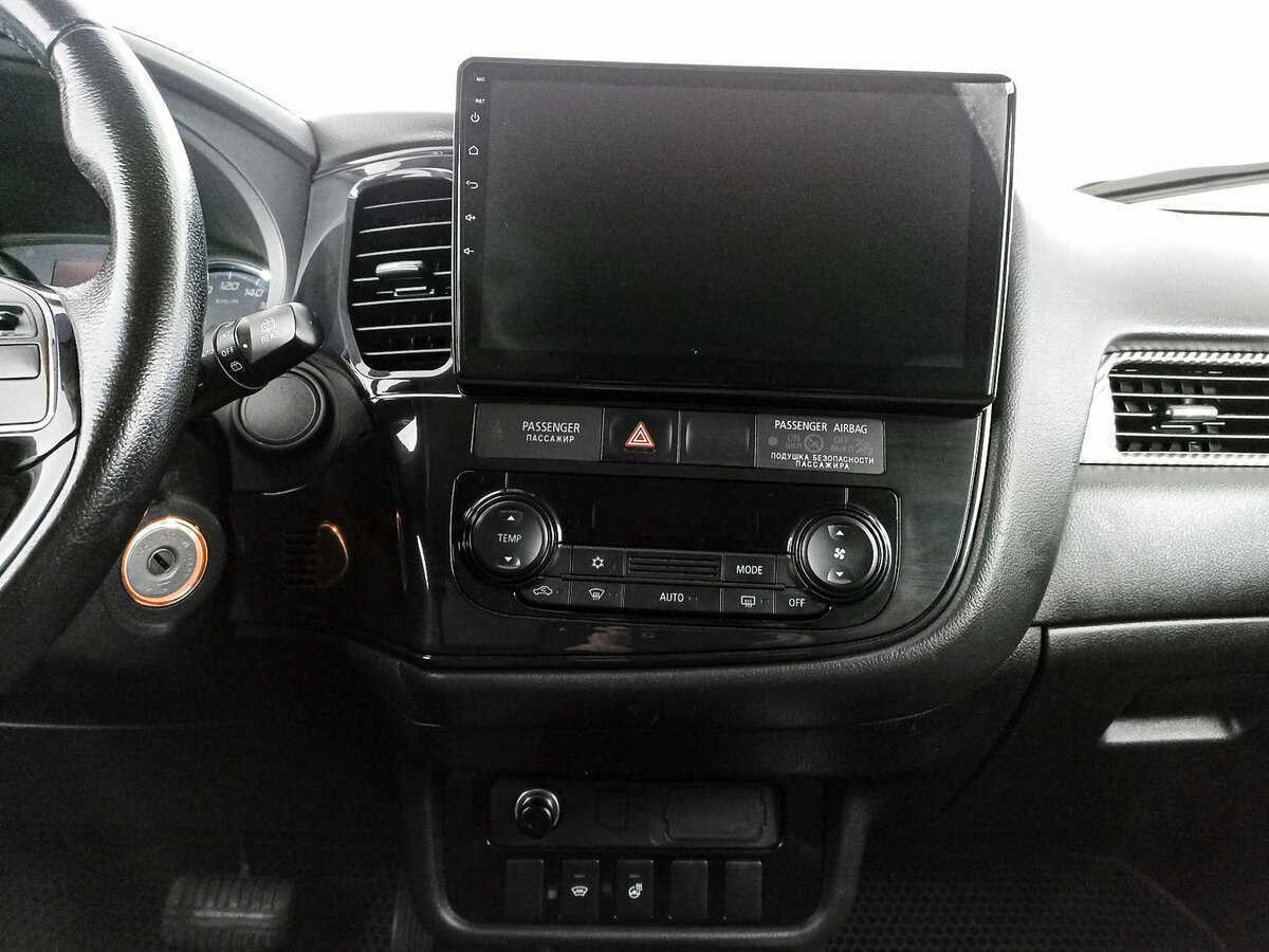 Б/У Митсубиши Оутлэндер 2018 года. Фото: #13