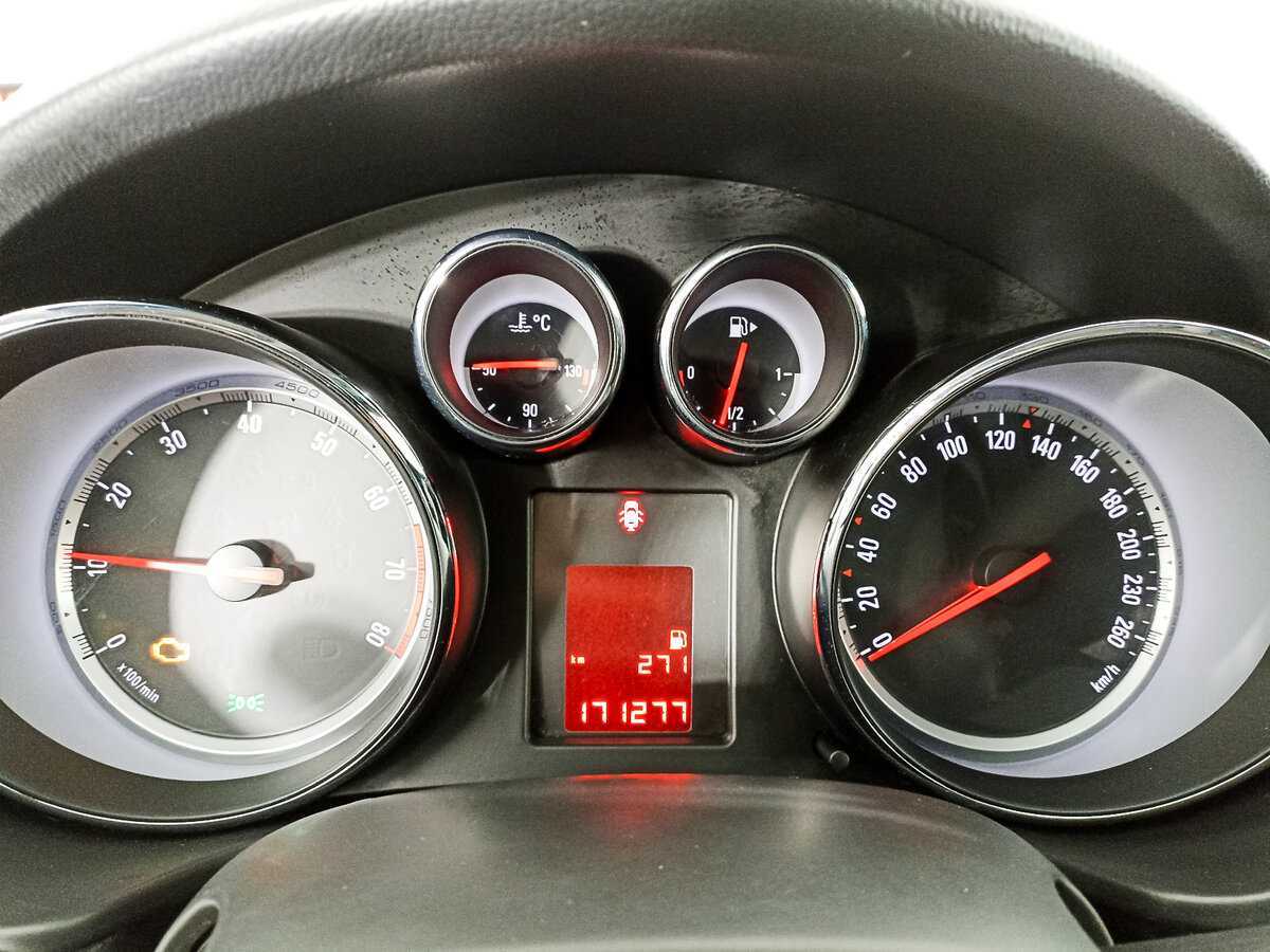 Б/У Опель Инсигния 2012 года. Фото: #9