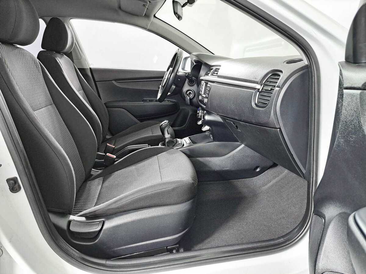 Б/У Киа Рио 2018 года. Фото: #10