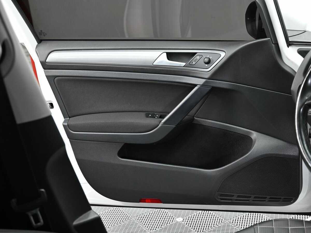 Б/У Фольксваген Гольф 2013 года. Фото: #5