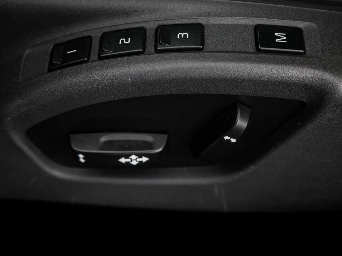 Б/У Вольво ИксЦ60 2014 года. Фото: #16