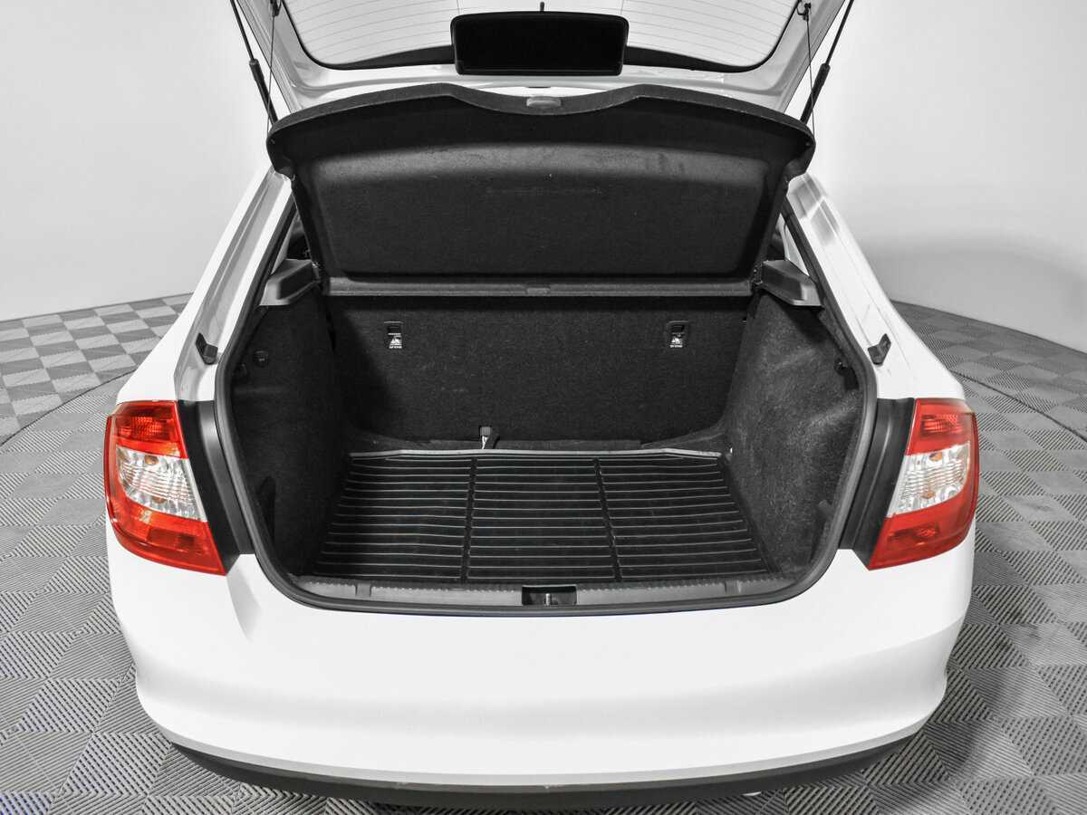 Б/У Шкода Рапид 2017 года. Фото: #17