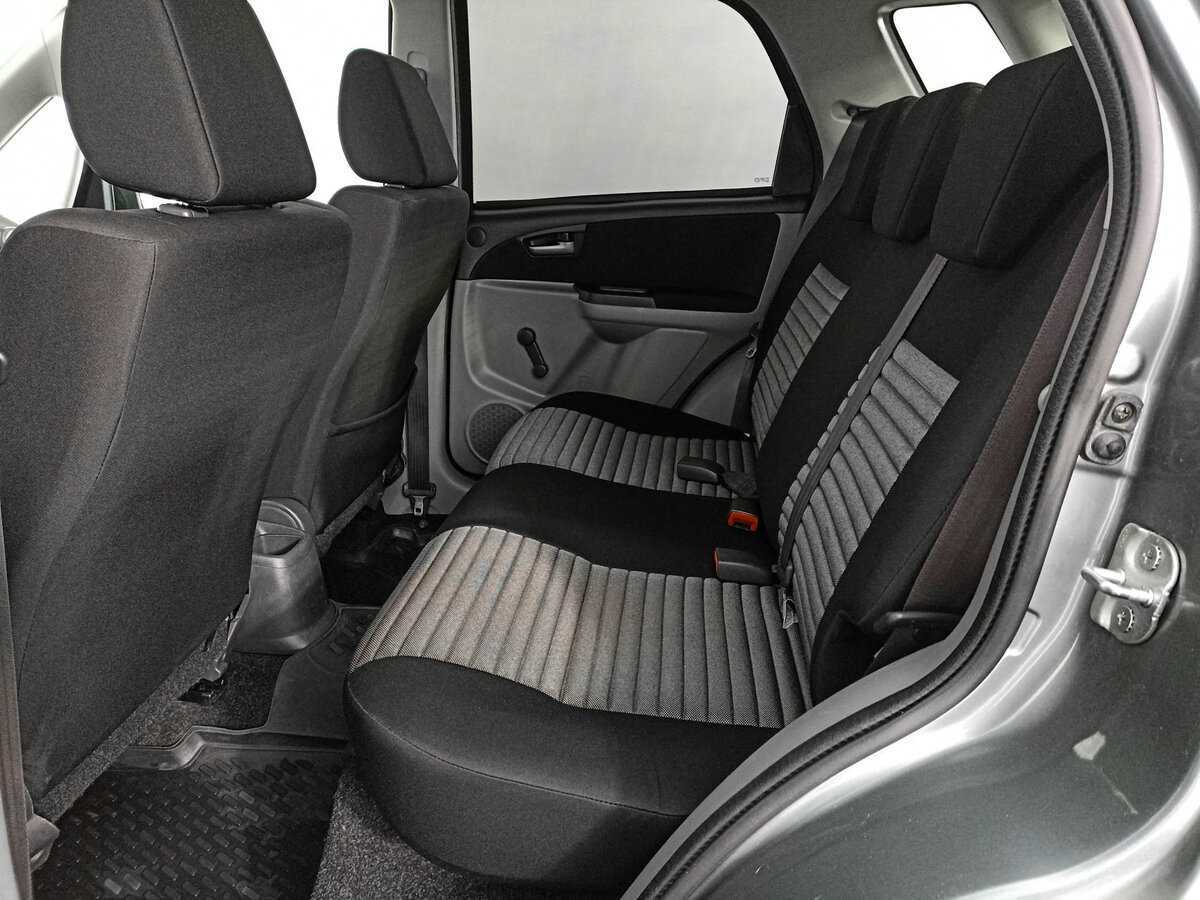 Б/У Сузуки С-Икс4 2012 года. Фото: #11