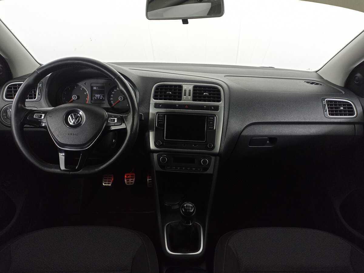 Б/У Фольксваген Поло 2017 года. Фото: #13