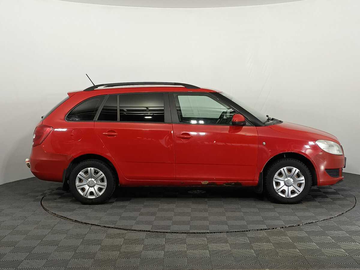 Б/У Шкода Фабия 2014 года. Фото: #3