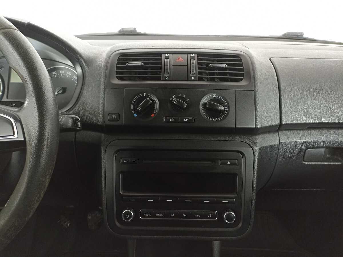 Б/У Шкода Фабия 2014 года. Фото: #14