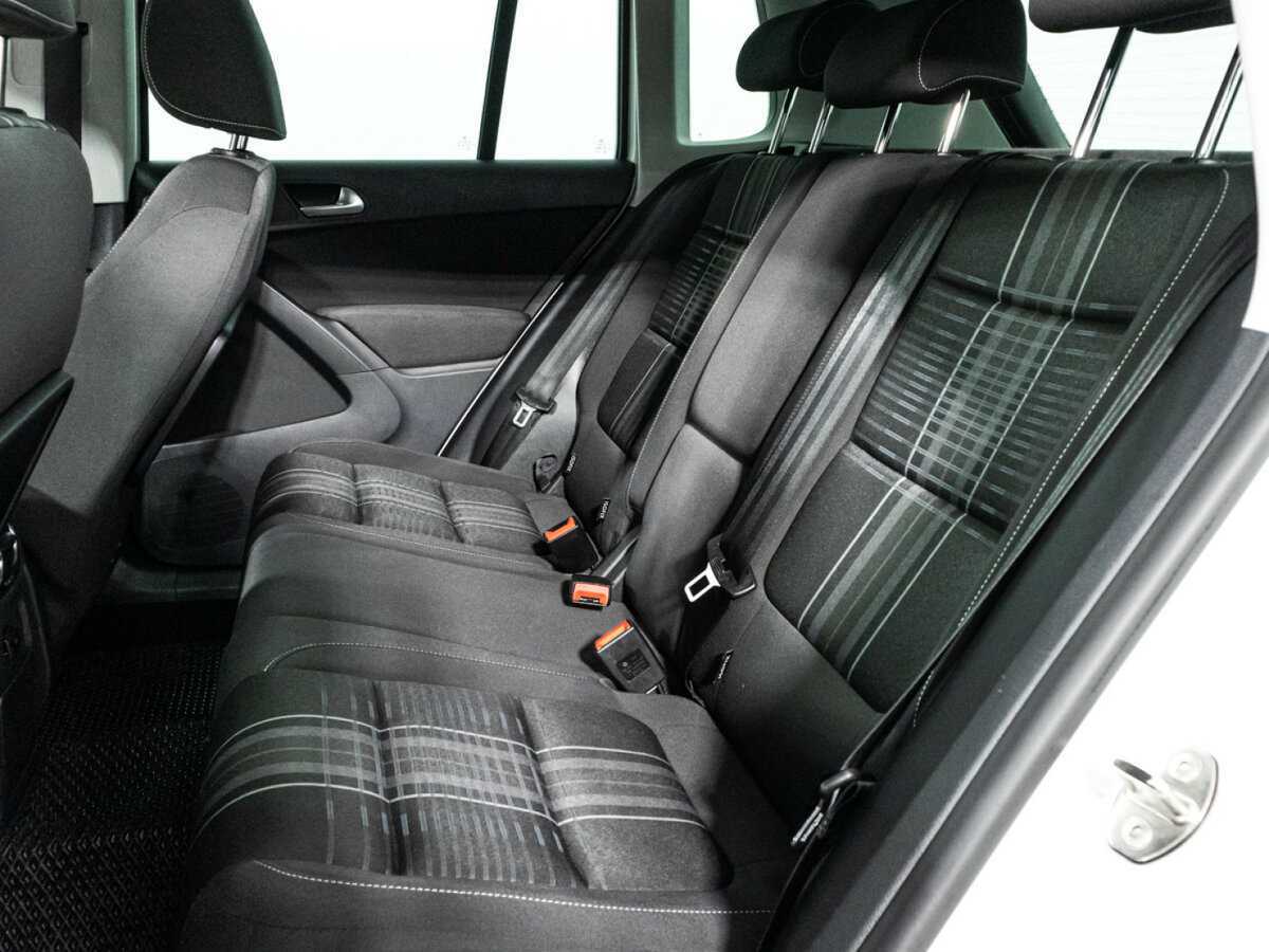 Б/У Фольксваген Тигуан 2015 года. Фото: #9