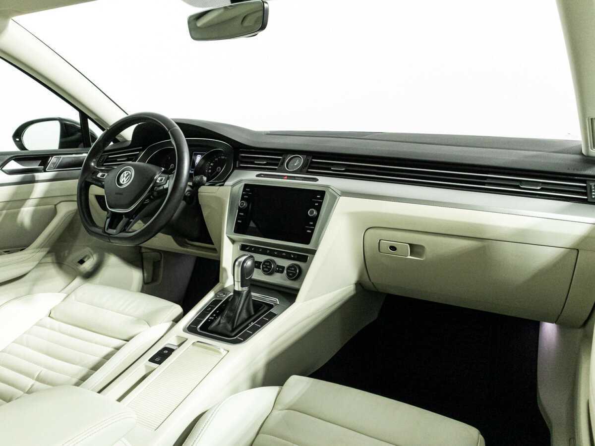 Б/У Фольксваген Пассат 2018 года. Фото: #8