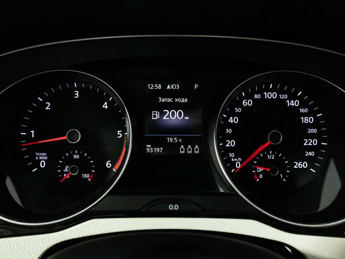 Б/У Фольксваген Пассат 2018 года. Фото: #11