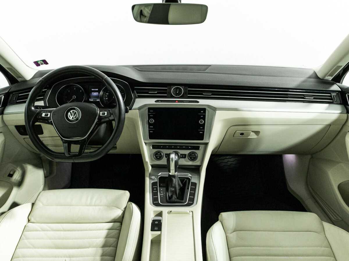 Б/У Фольксваген Пассат 2018 года. Фото: #12