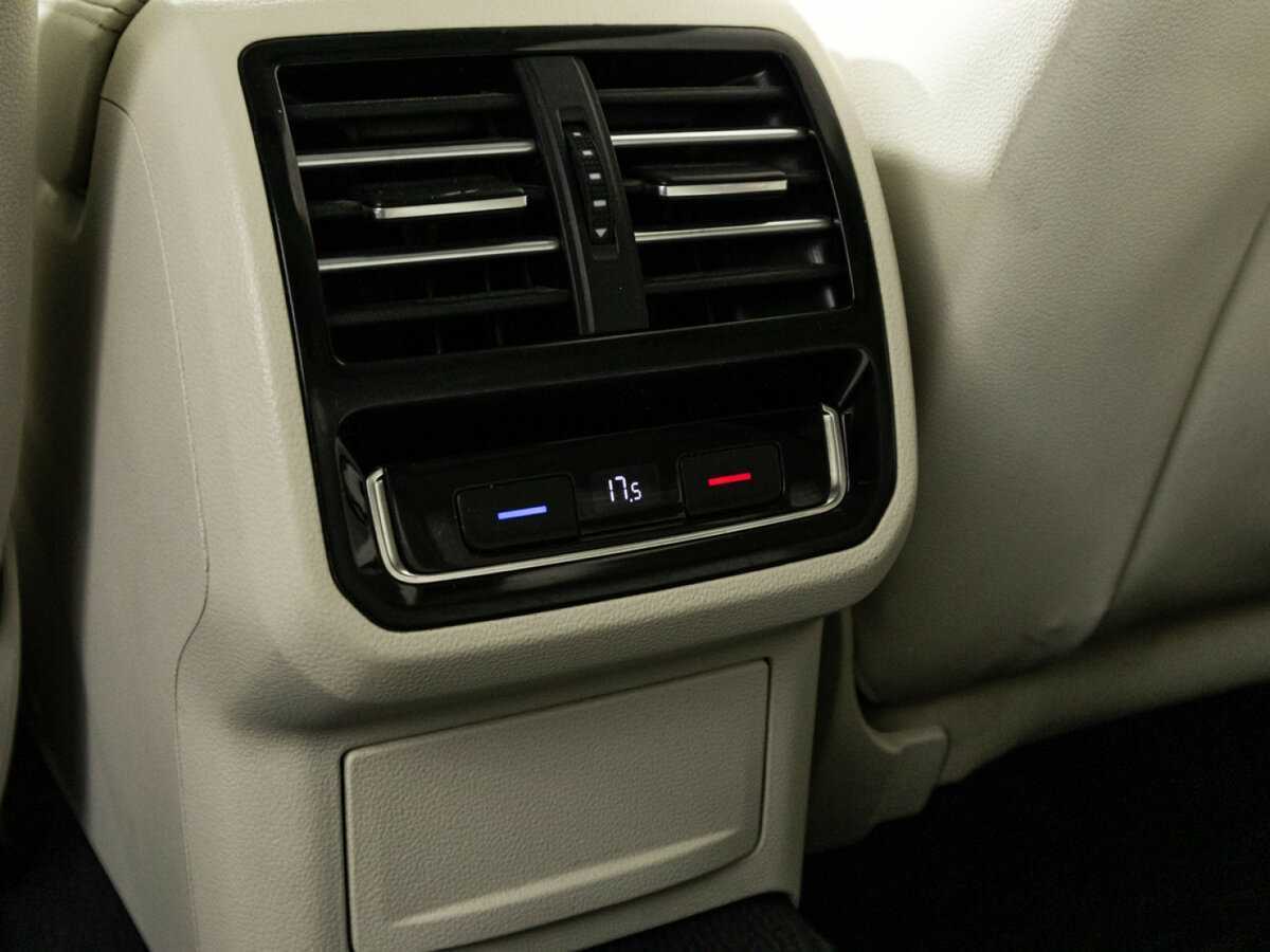 Б/У Фольксваген Пассат 2018 года. Фото: #16