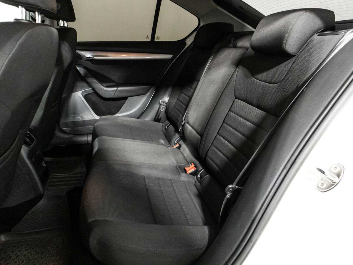 Б/У Шкода Октавия 2013 года. Фото: #7