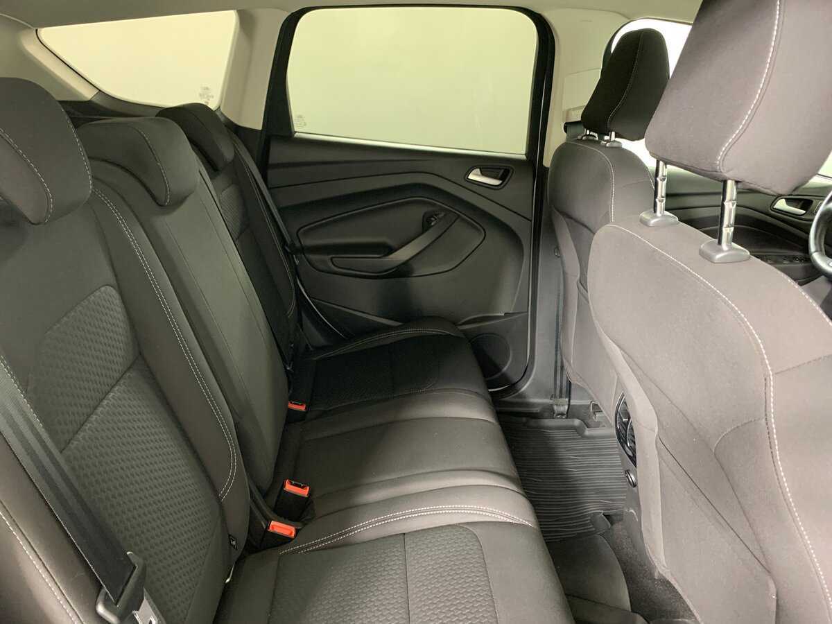 Б/У Форд Куга 2017 года. Фото: #17