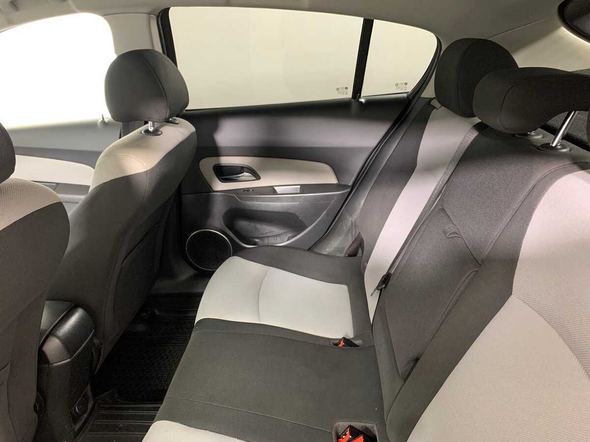 Б/У Шевроле Круз 2013 года. Фото: #18