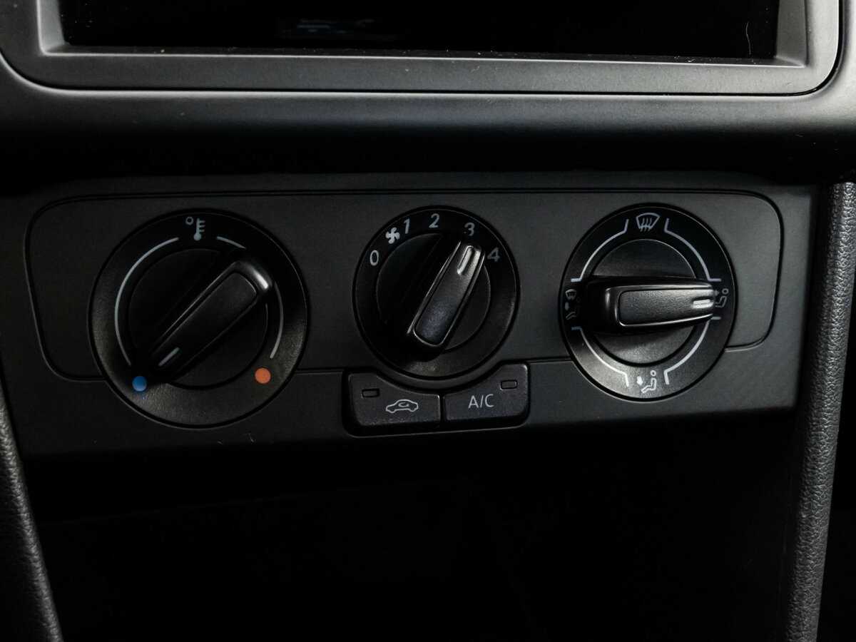 Б/У Фольксваген Поло 2017 года. Фото: #11