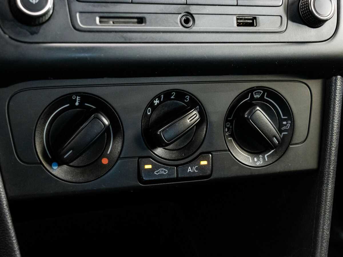 Б/У Фольксваген Поло 2016 года. Фото: #11