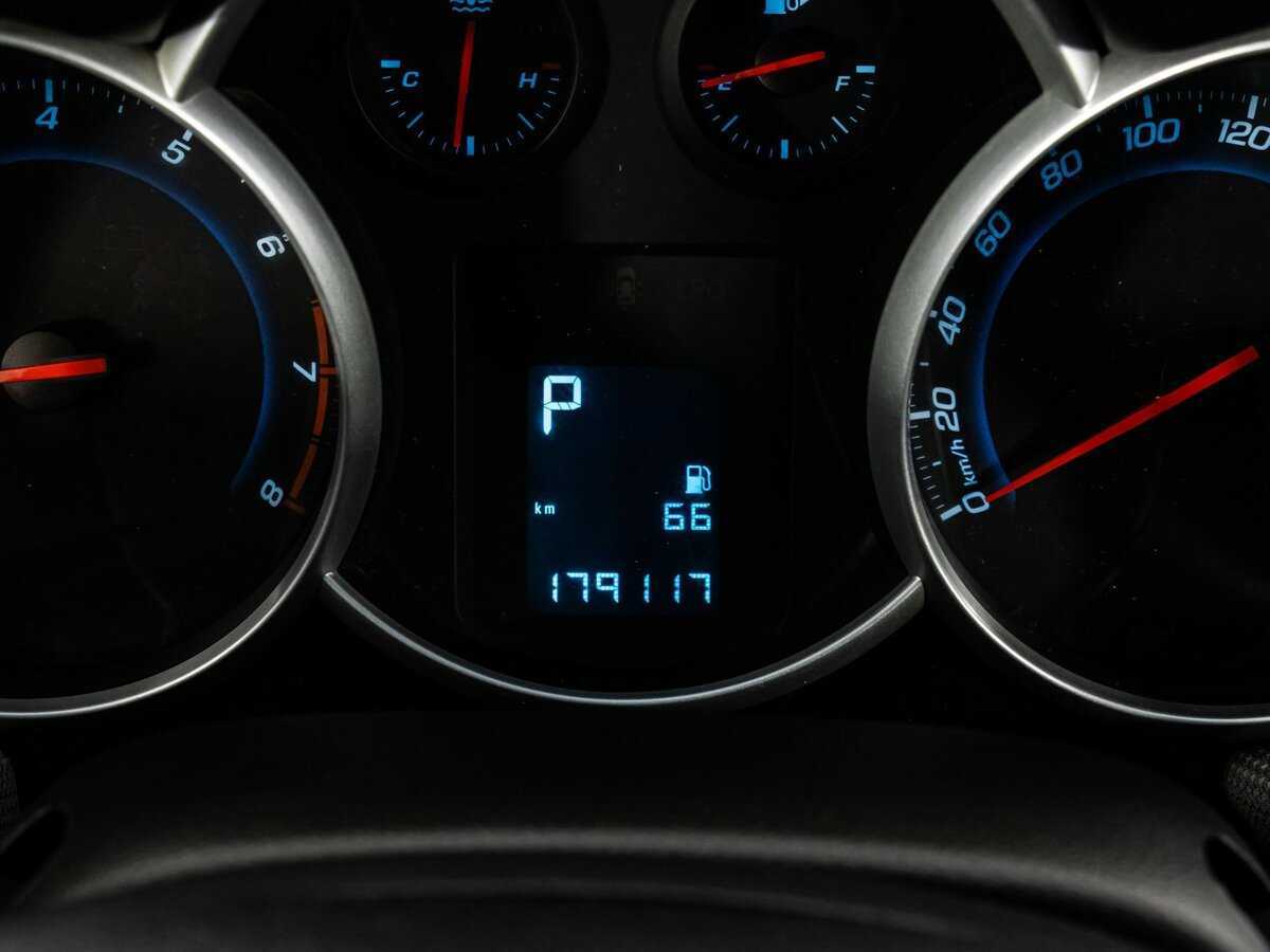 Б/У Шевроле Круз 2013 года. Фото: #10