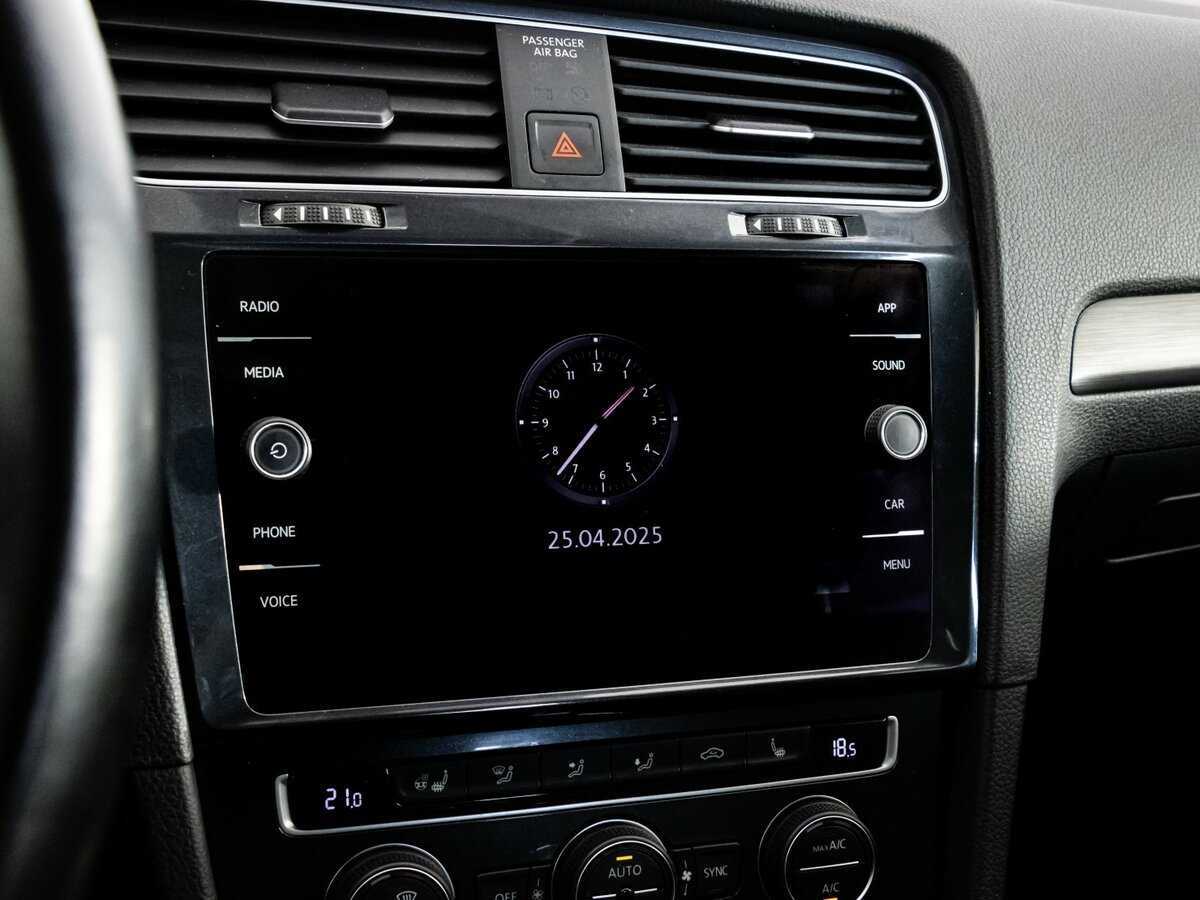 Б/У Фольксваген Гольф 2018 года. Фото: #14