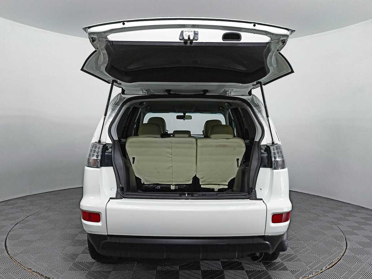 Б/У Митсубиши Оутлэндер 2012 года. Фото: #9