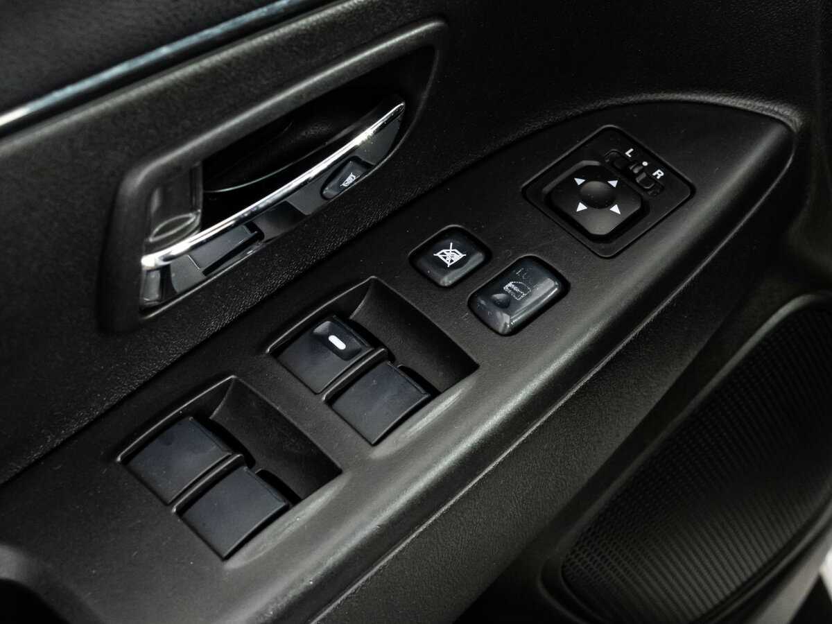 Б/У Митсубиши АС-Икс 2012 года. Фото: #12